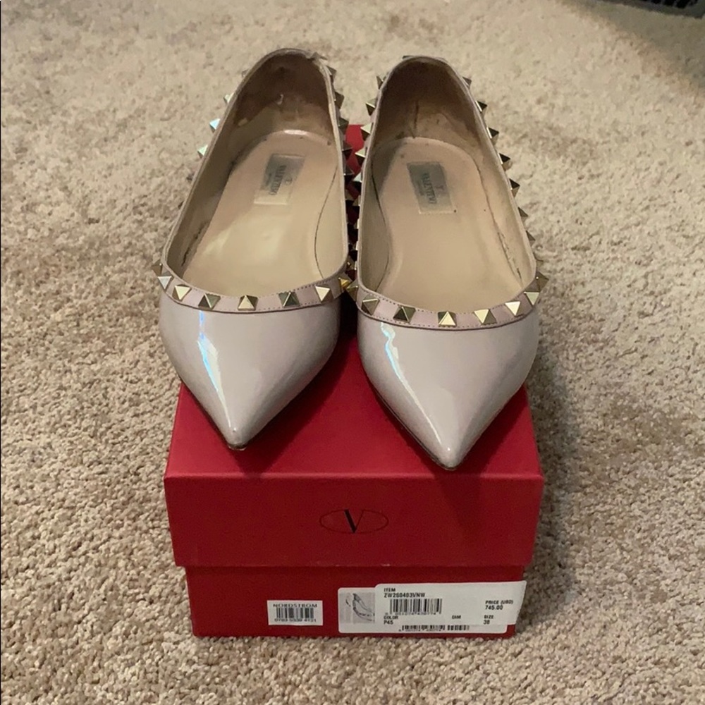 EUC Valentino rockstud flats